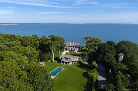 1140 Park Ave, Mattituck, NY 11952