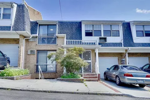 41-43 Little Neck Pkwy, Little Neck, NY 11363