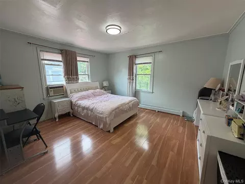 Bedroom - 15744 Quince Ave, Flushing, NY 11355 photo 4 of 8