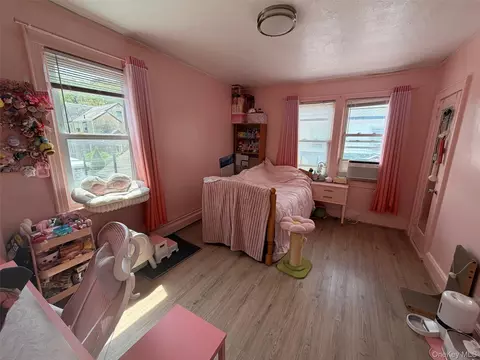 Bedroom - 15744 Quince Ave, Flushing, NY 11355 photo 6 of 8