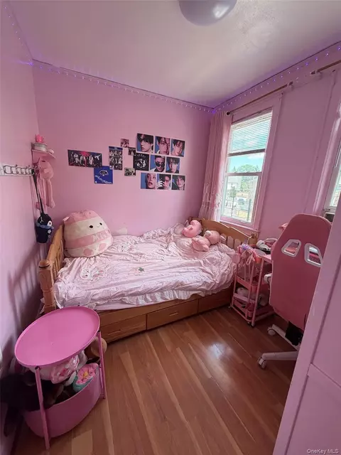 Bedroom - 15744 Quince Ave, Flushing, NY 11355 photo 5 of 8