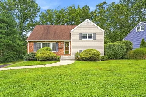 21 Dexter Rd, Yonkers, NY 10710
