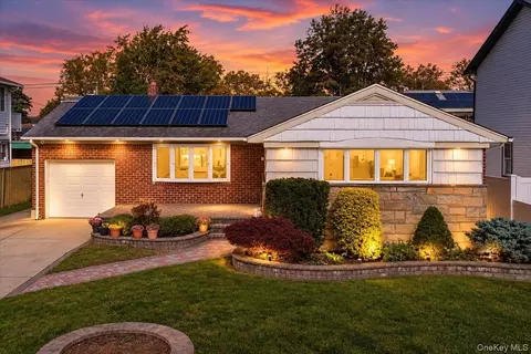 2274 Renfrew Ave, Elmont, NY 11003