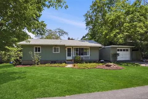 18 Harrington St, New Paltz, NY 12561