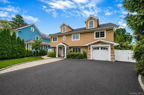 70 Nursery St, Locust Valley, NY 11560