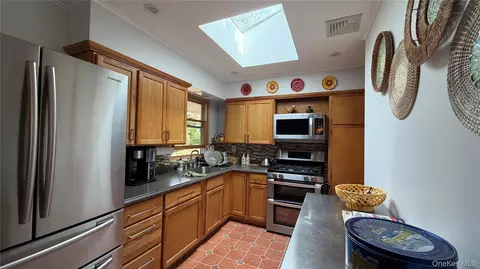 Kitchen - 271 Terry Rd, Smithtown, NY 11787 photo 1 of 1