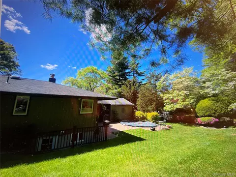 Exterior - 271 Terry Rd, Smithtown, NY 11787 photo 3 of 10