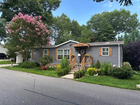 1661-258 Old Country Rd #258, Riverhead, NY 11901
