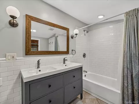 Bath - 172 Mt Joy Rd, Middletown, NY 10941 photo 2 of 2
