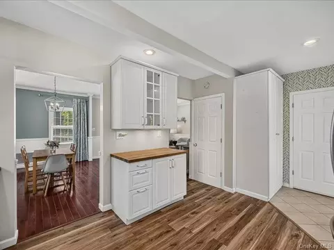 Entry Way - 172 Mt Joy Rd, Middletown, NY 10941 photo 2 of 5