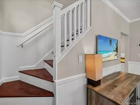 Entry Way - 172 Mt Joy Rd, Middletown, NY 10941 photo 3 of 5