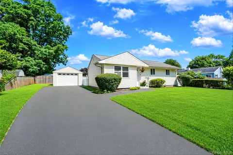 2803 Eagle Ave, Medford, NY 11763