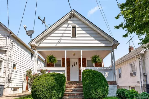 21 Beechwood Ave, North Hempstead, NY 11050