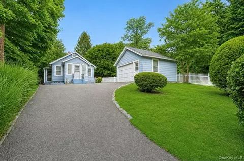 208 Vineyard Rd, Huntington, NY 11743