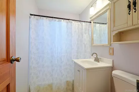 Bath - 29 Manor Dr #29, Cornwall, NY 12518 photo 1 of 1