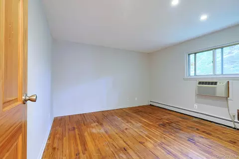 Bedroom - 29 Manor Dr #29, Cornwall, NY 12518 photo 3 of 4