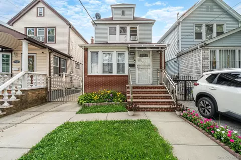 8920 219th St, New York, NY 11427