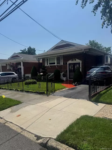 18618 140th Ave, New York, NY 11413
