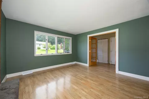 Living - 34 Riverview Dr, Fishkill, NY 12524 photo 1 of 5
