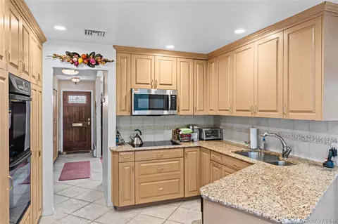 Kitchen - 16 Winthrop Rd, Plainview, NY 11803 photo 1 of 3