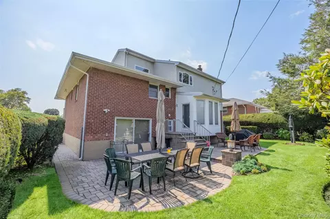 Exterior - 16 Winthrop Rd, Plainview, NY 11803 photo 5 of 8