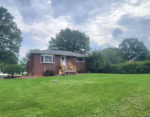 13 Lakeview Dr, Warwick, NY 10990