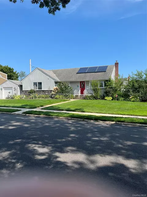 2810 Charles Rd, Wantagh, NY 11793