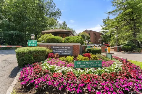 18 Bronxville Glen Dr #3-12, Yonkers, NY 10704