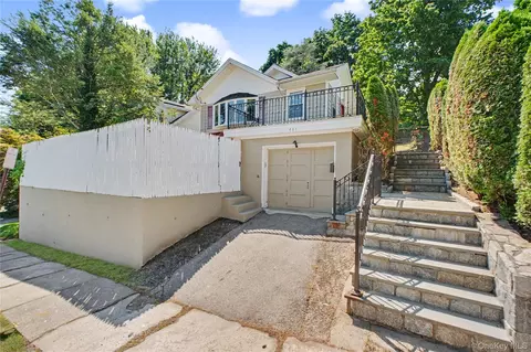 Exterior - 684 Marion Ave, Peekskill, NY 10566 photo 2 of 7