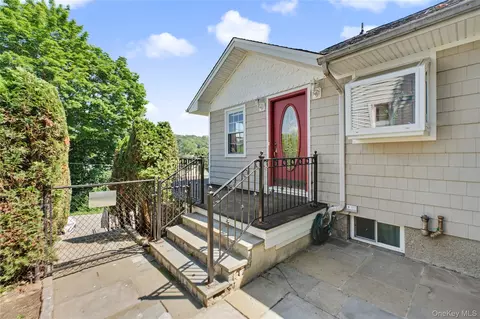 Exterior - 684 Marion Ave, Peekskill, NY 10566 photo 3 of 7