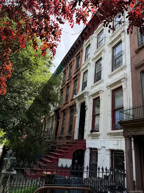 64 Hancock St, Brooklyn, NY 11216