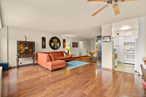 125-10 Queens Blvd #716, New York, NY 11415