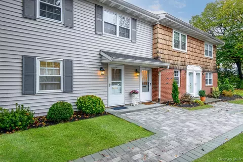 2 Anchorage #5A, Oyster Bay, NY 11771