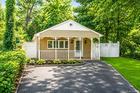 125 Wood Rd, Centereach, NY 11720
