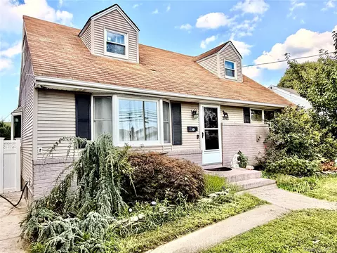 2993 Brower Ave, Hempstead, NY 11572