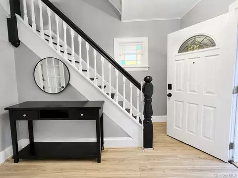 Entry Way - 312 Bay St, Peekskill, NY 10566 photo 2 of 5