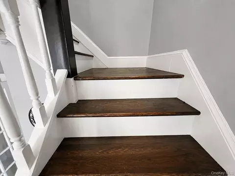 Entry Way - 312 Bay St, Peekskill, NY 10566 photo 3 of 5
