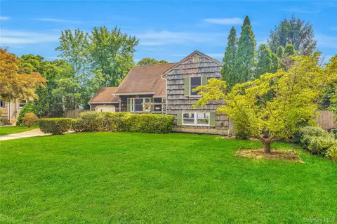 38 Saddle Ln, Centereach, NY 11720
