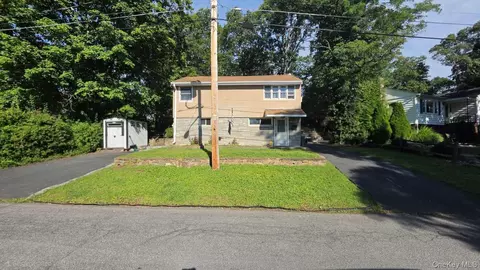 30 Villa Pkwy, Highlands, NY 10928