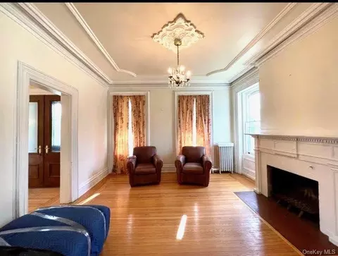 Living - 8 Garfield Pl, Poughkeepsie, NY 12601 photo 1 of 5