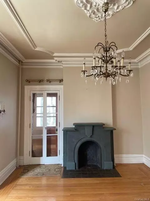Living - 8 Garfield Pl, Poughkeepsie, NY 12601 photo 5 of 5