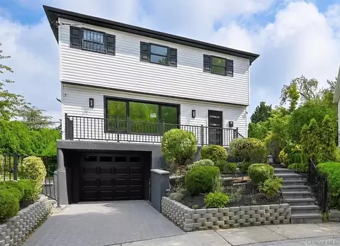 13-15 143 St, New York, NY 11357