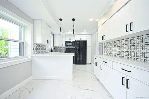 13-15 143rd St, New York, NY 11355