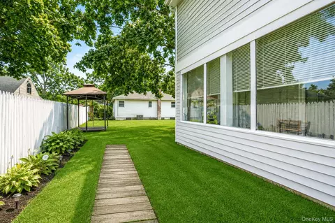 Exterior - 35 E 6th St, Patchogue, NY 11772 photo 5 of 7