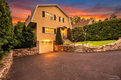 254 Sparkle Rd, Yorktown, NY 10598