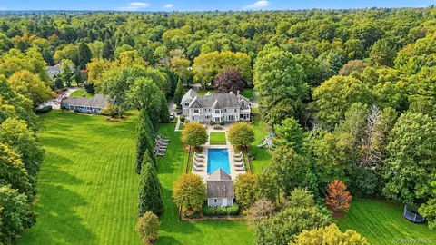 1940 Midlane, Syosset, NY 11791