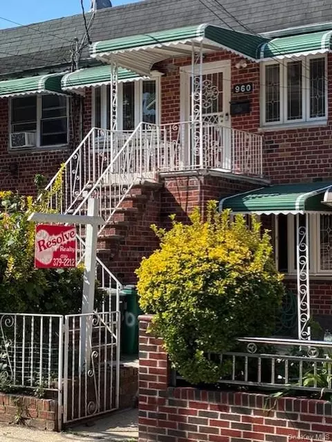 960 E 101st St, Brooklyn, NY 11236