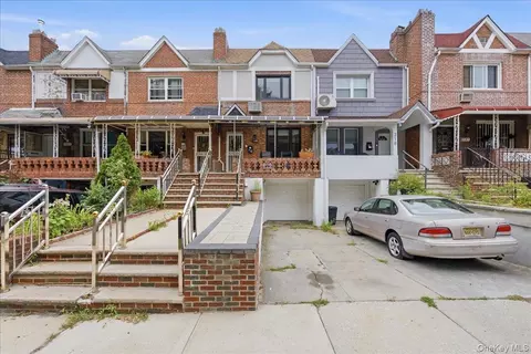 320 E 59th St, Brooklyn, NY 11203