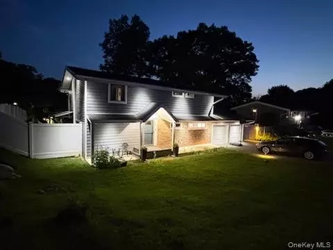 28 Florida Ave, Commack, NY 11725