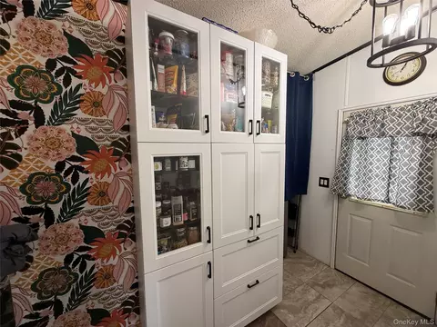 Entry Way - 39 Depew Park, Wallkill, NY 12589 photo 1 of 1